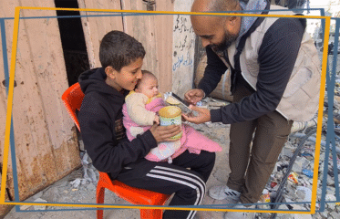 في إطار جهوده المستمرة لتخفيف معاناة سكان قطاع غزة، قام فريق ليث الإغاثي يوم الثلاثاء، الموافق 3 ديسمبر 2024، بتنفيذ نشاط جديد ضمن مشروع الاستجابة العاجلة للأزمة الغذائية. وزّع الفريق خلال هذا النشاط مواد غذائية على عدد من الأسر المتضررة والأطفال في المناطق الأكثر احتياجًا.